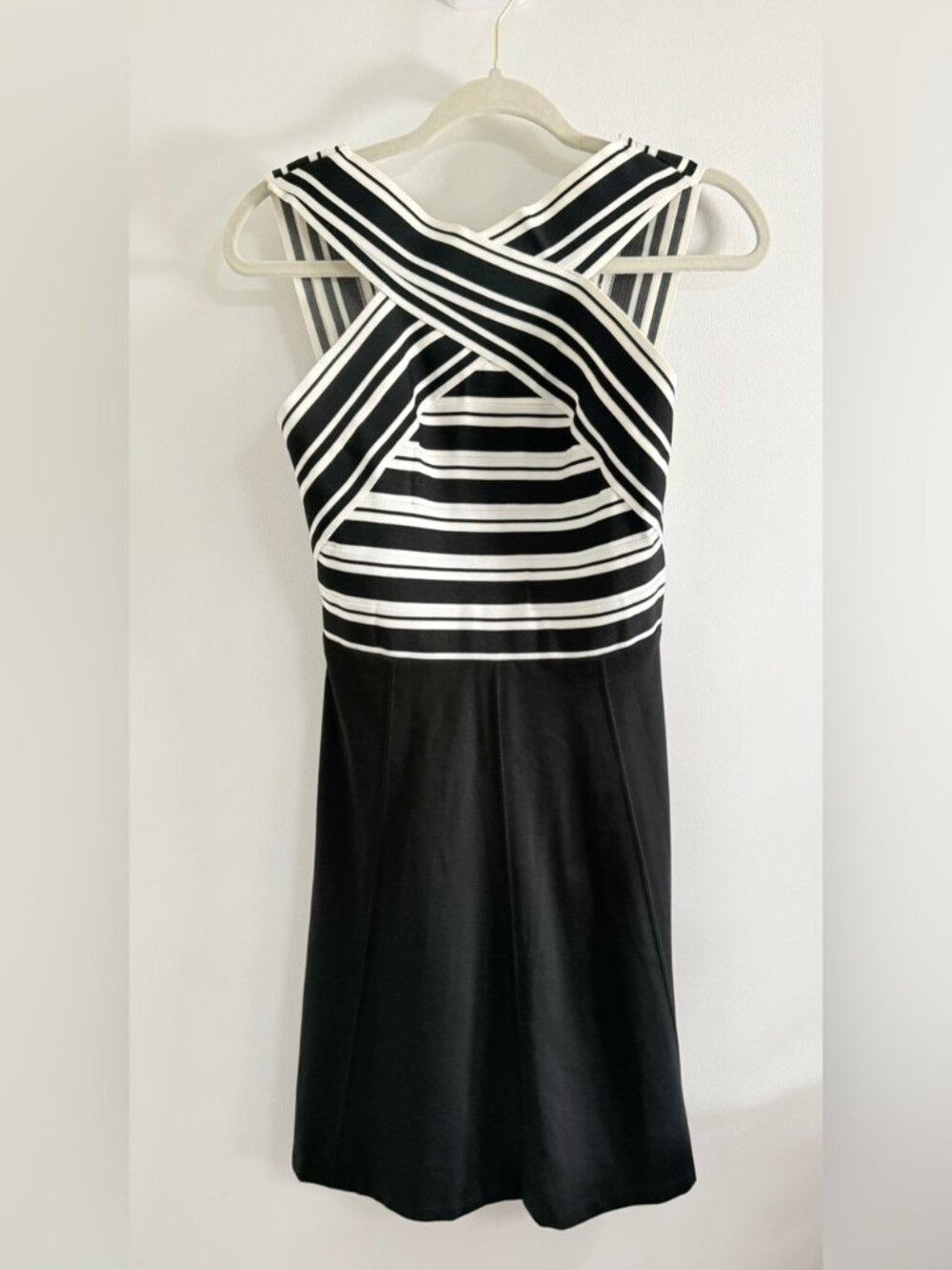 C135 Anthropologie Maeve Black & White Bandage Top Dress Size 4